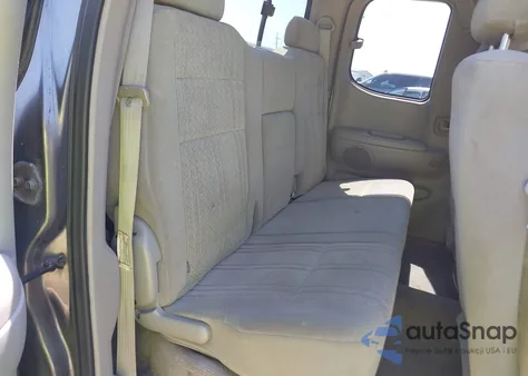 2004 Toyota Tundra Sr5 V8 z USA, uszkodzony, nr VIN 5TBRT34164S441680